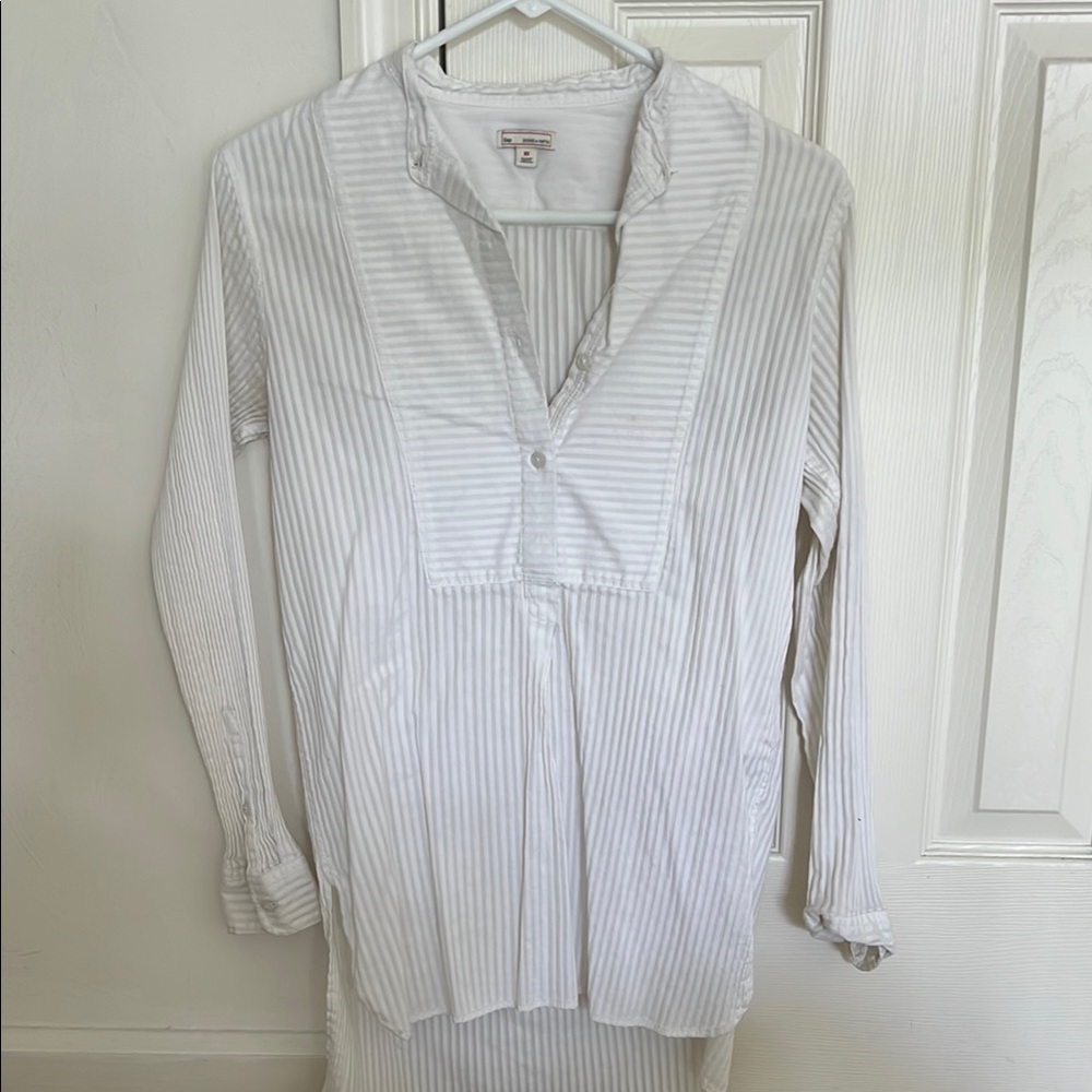 GAP White Pleated Bib Collar Button Down Shirt